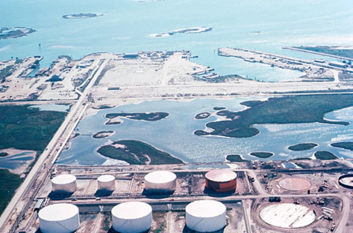 An oil refinery on the Texas coast, shown in a US Fish and Wildlife Service photograph.